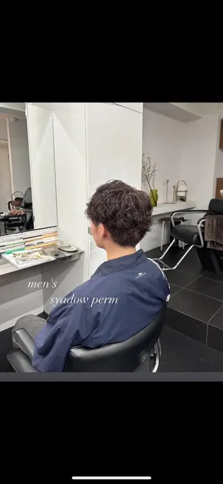 ミディアム パーマ メンズ ヤマザキ アヤメ 【シベルバレー横浜】のヘアスタイル