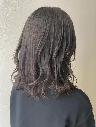 ミディアム カラー 沢田 瞳のヘアスタイル