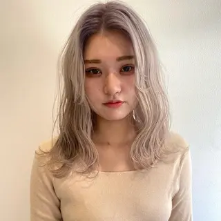 カラー RAIMA ハイトーン/レイヤーのヘアスタイル