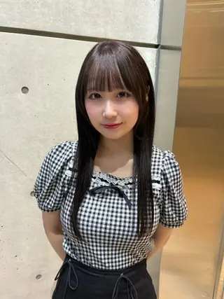 ロング カラー 暖色カラーワンカラー ななほ🌷⋆⭒˚のヘアスタイル