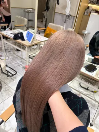 ロング yurika🎀 透明感カラーのヘアスタイル