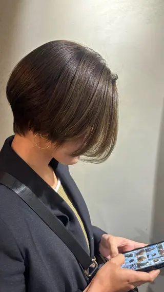 カラー Asumi/丸の内 /ブリーチ/花屋併設のヘアスタイル