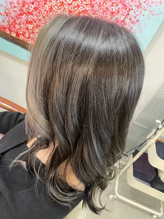 セミロング カラー 🌷デザインカラー 🌷渡辺玲奈のヘアスタイル