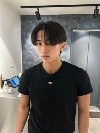 ミディアム カラー パーマ メンズ SALOWIN 原宿 iori所属・🌟原宿指名No.1 センターパート⭐️のヘアスタイル