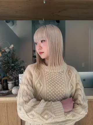 ミディアム 五屋 美咲のヘアスタイル