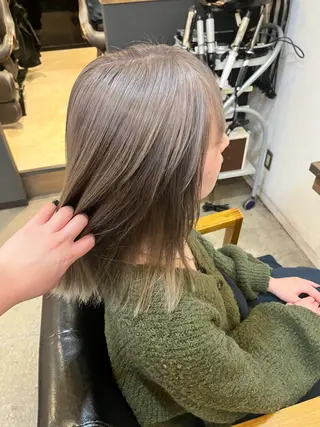 ミディアム 小堀 いぶきのヘアスタイル