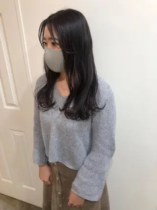 ロング カラー MIOベージュカラー 柔らかいカラーのヘアスタイル