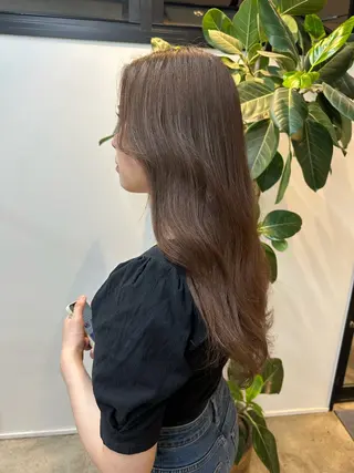 セミロング カラー yuika .のヘアスタイル