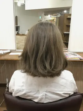 セミロング カラー アンダーバーホワイト_WHITE所属・_WHITE芝本 賢吾【天王寺店】のヘアスタイル