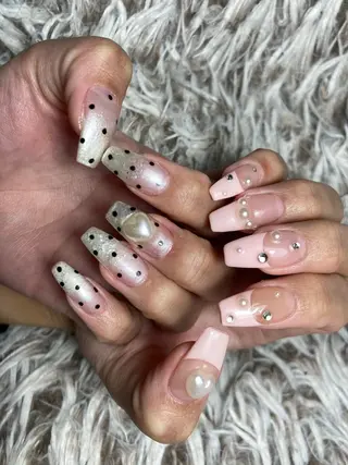 セミロング ネイル ✴︎ Delightのネイルデザイン