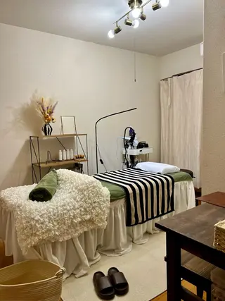 シミ毛穴|眉Wax THE flowのエステ・リラクイメージ