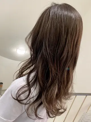 ロング 村阪 由美子のヘアスタイル