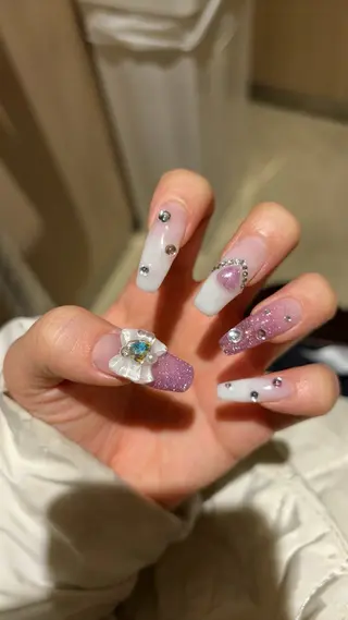 ネイル サロンエンジェル所属・藤井 英麗奈のネイルデザイン