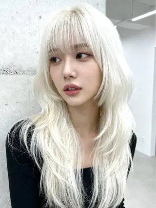 セミロング カラー 韓国レイヤーカット 🫧大阪梅田レイヤーのヘアスタイル