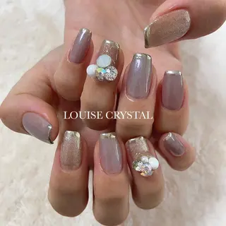 ネイル LOUISE CRYSTALのネイルデザイン
