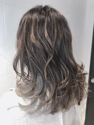 セミロング ショート･ウルフ✂︎ 安住有咲子のヘアスタイル