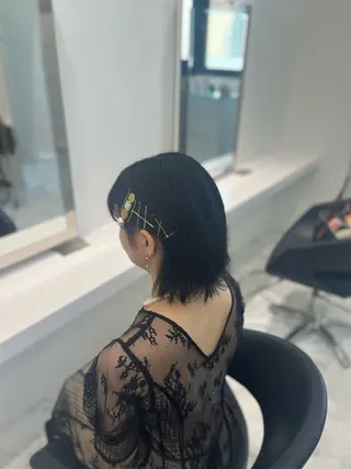 ショート ヘアアレンジ うる艶モテカラー💞 盛れるヘアメ👧🏻のヘアスタイル