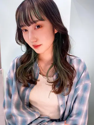 セミロング カラー 岡野 静華のヘアスタイル