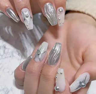 ネイル Queens PUPUのネイルデザイン