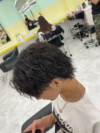 ミディアム パーマ ヘアアレンジ メンズ 艶カラー の達人のヘアスタイル