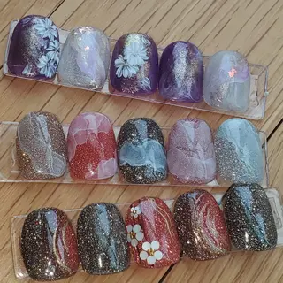 ネイル MOM  原宿店所属・MoM マムネイル原宿のネイルデザイン