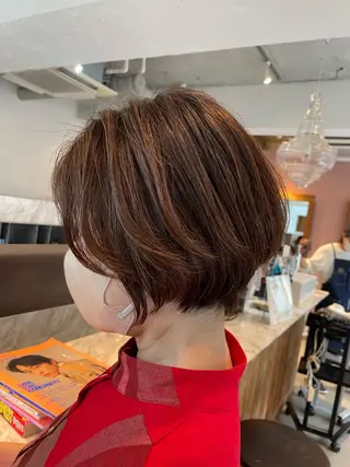 ショート カラー タケウチ サオリのヘアスタイル