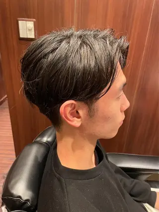 ミディアム 杉原 慶祐のヘアスタイル