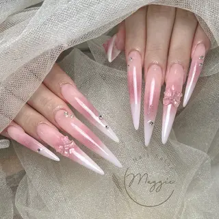 ネイル Maggie Nail🦩のネイルデザイン