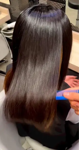 ロング 縮毛•ハイトーン Runaのヘアスタイル