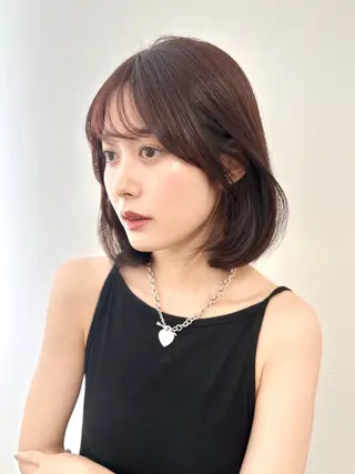 ミディアム ブリーチなしダブル/ レイヤーカット 小棹のヘアスタイル