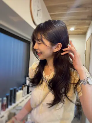 ロング カラー CLOVE所属・下石怜子/レイヤー/ 透明感カラーのヘアスタイル