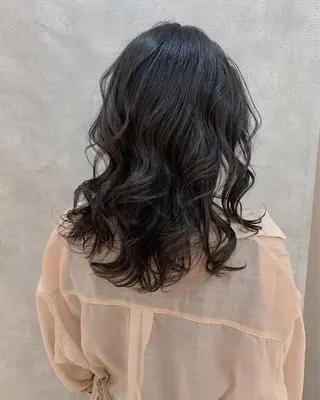 ロング カラー 鈴木 悠平のヘアスタイル