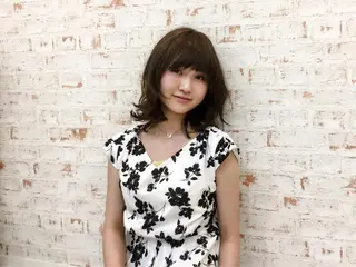 ミディアム カラー KAIzen. tomoのヘアスタイル