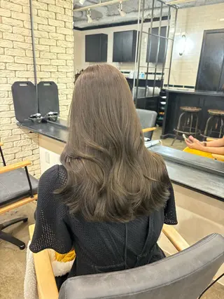 ロング カラー オリーブベージュ 🫒🩶Rianaのヘアスタイル