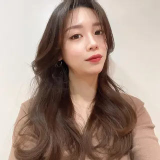 ロング La paix所属・パーソナルカラー lapiax阿部のヘアスタイル