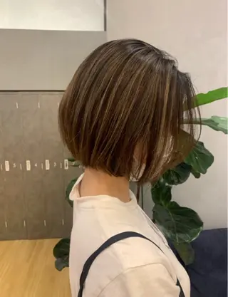 ショート カラー 林 美佑のヘアスタイル