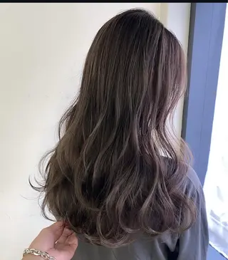 セミロング カラー Flulu by avance cross所属・段野吾颯 ／ベージュカラーのヘアスタイル