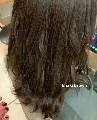 カラー Ang　山口 莉沙のヘアスタイル