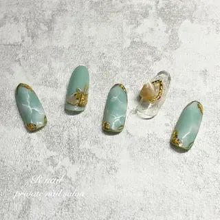 ネイル R nailのネイルデザイン