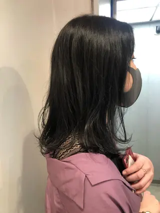 ミディアム カラー MIOベージュカラー 柔らかいカラーのヘアスタイル