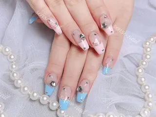 ネイル Queening 🦋のネイルデザイン