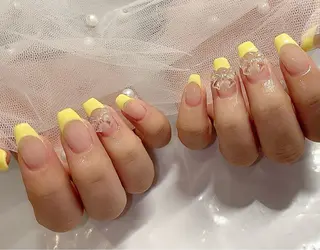 ネイル Zir nail 津田沼店所属・☁️ ゆい 🧸💛のネイルデザイン