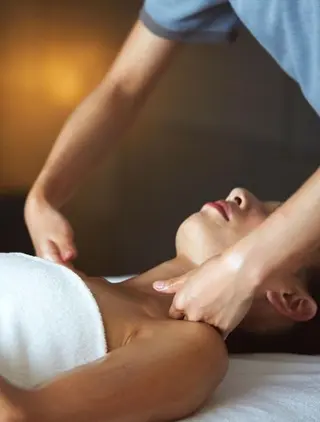 REBORN所属 藤木あおいのエステ・リラクイメージ