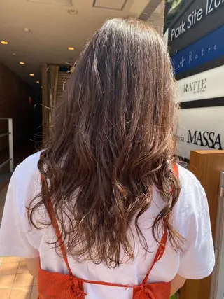 ロング カラー 林 美佑のヘアスタイル