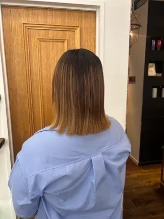 セミロング パーマ くいた あやなのヘアスタイル