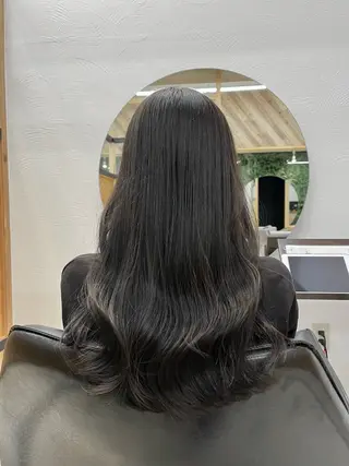 ロング イシイ リョウコのヘアスタイル