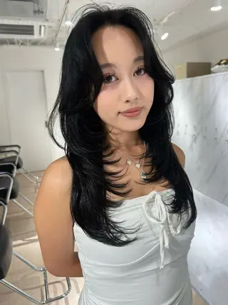 ロング YOLO/ HANAのヘアスタイル