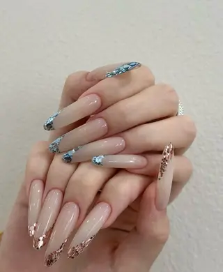 ネイル 高木 維麗絲のネイルデザイン