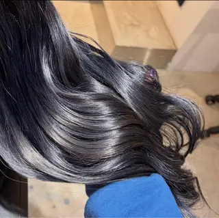 カラー 大参 花のヘアスタイル