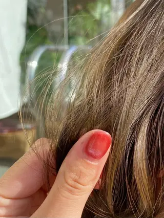 カラー kvell by urban.所属・KVELL ユナのヘアスタイル